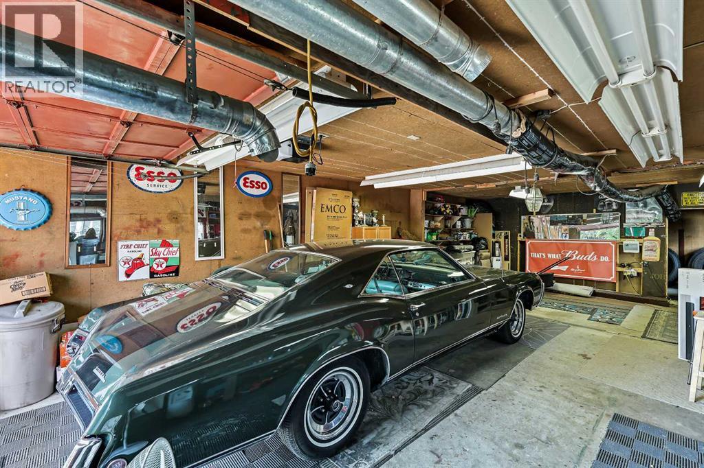 8627 Athabasca Street SE - 29