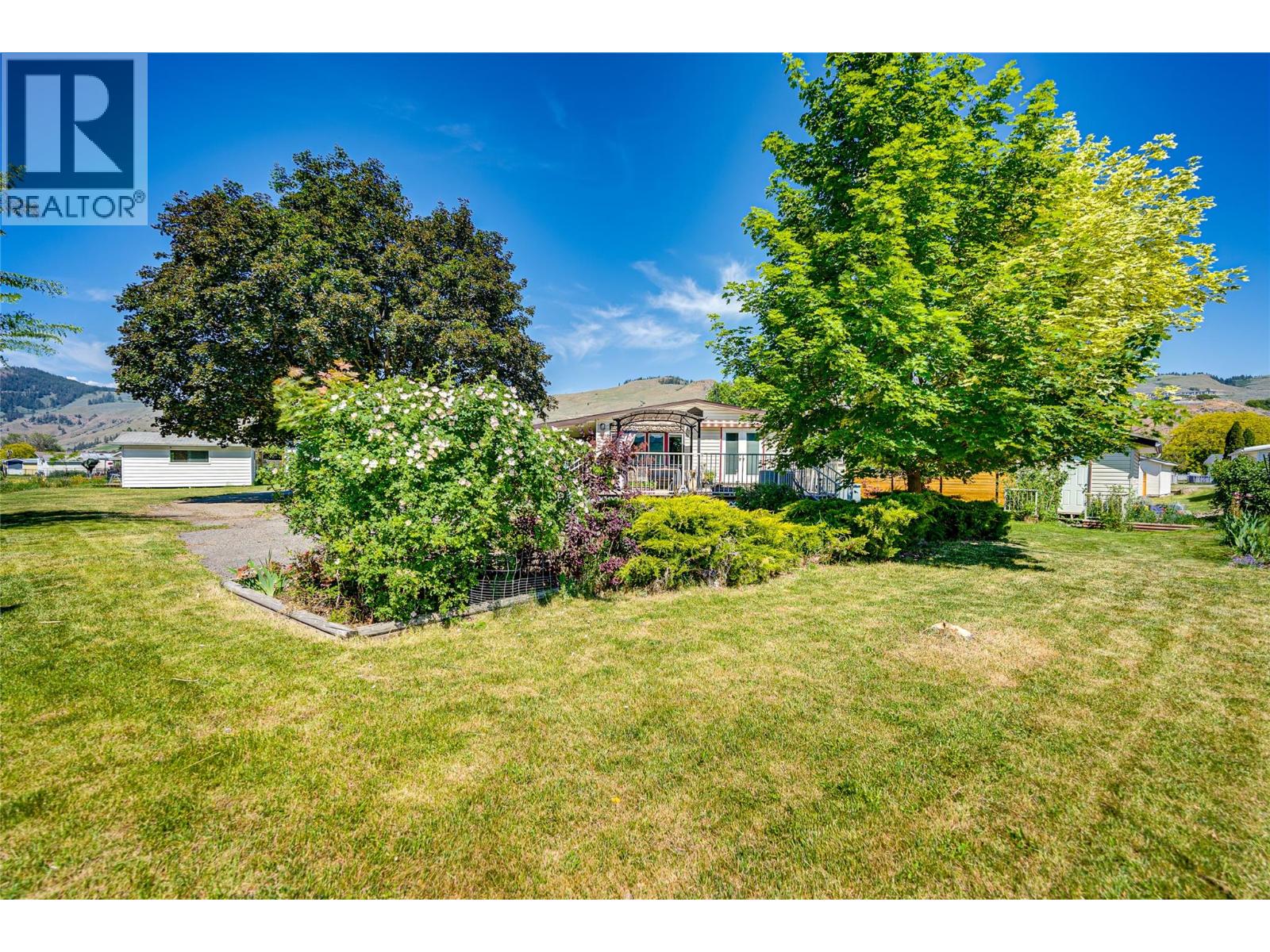 #106 2727 Lakeshore Road - 37