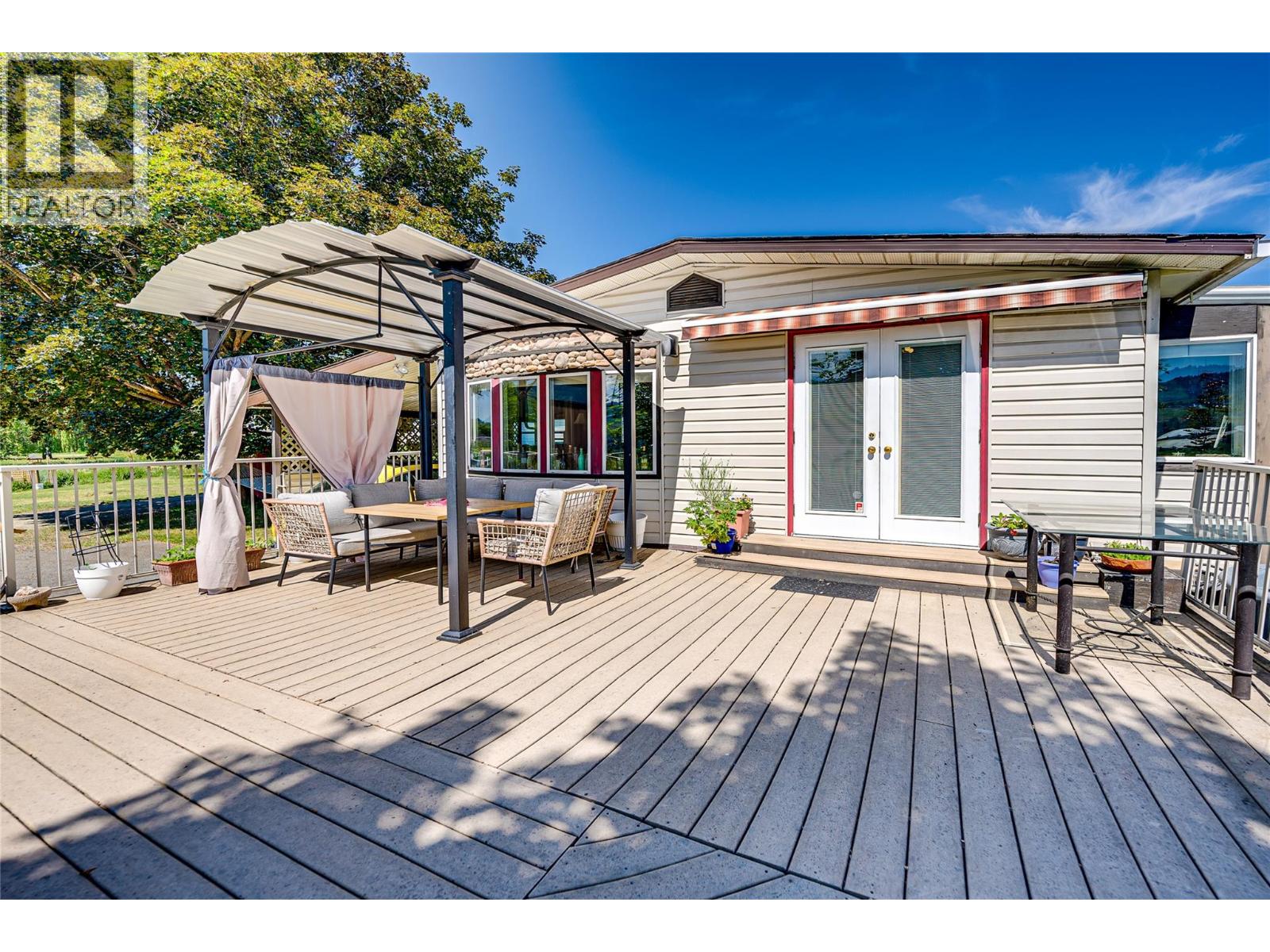 #106 2727 Lakeshore Road - 1