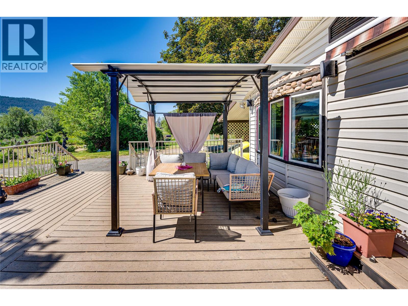#106 2727 Lakeshore Road - 24