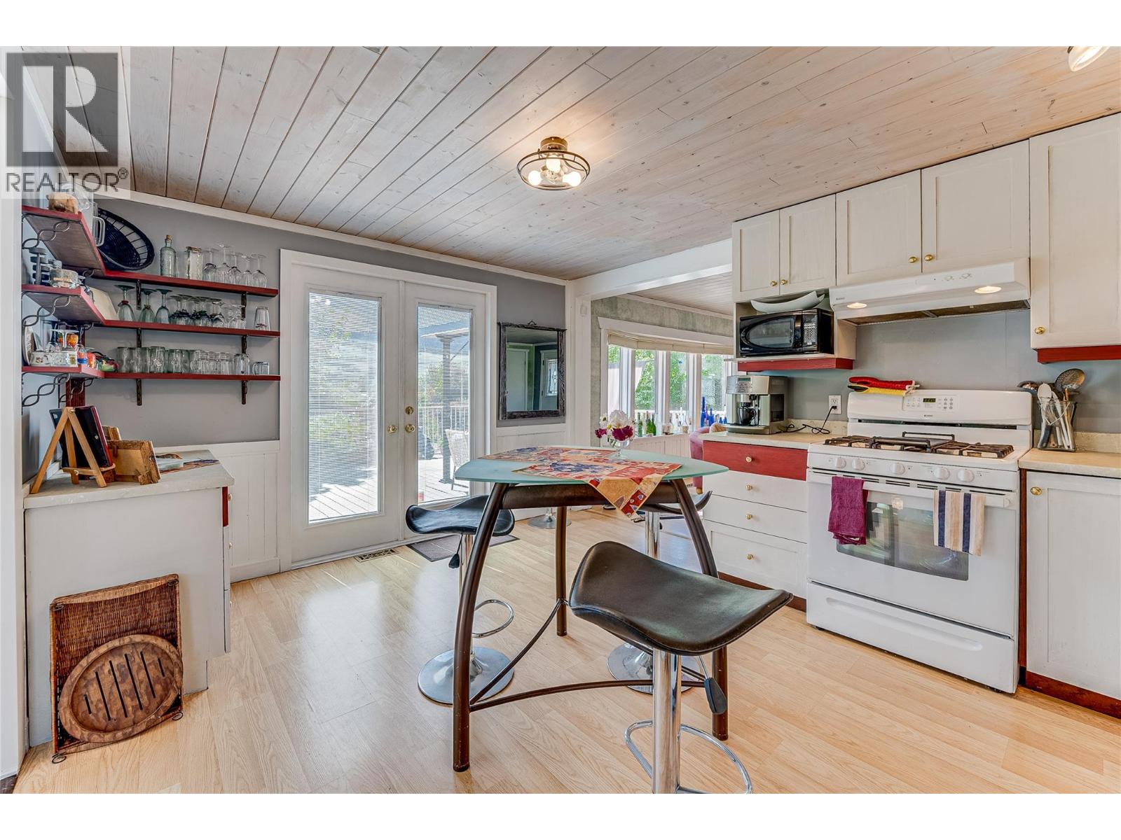 #106 2727 Lakeshore Road - 9