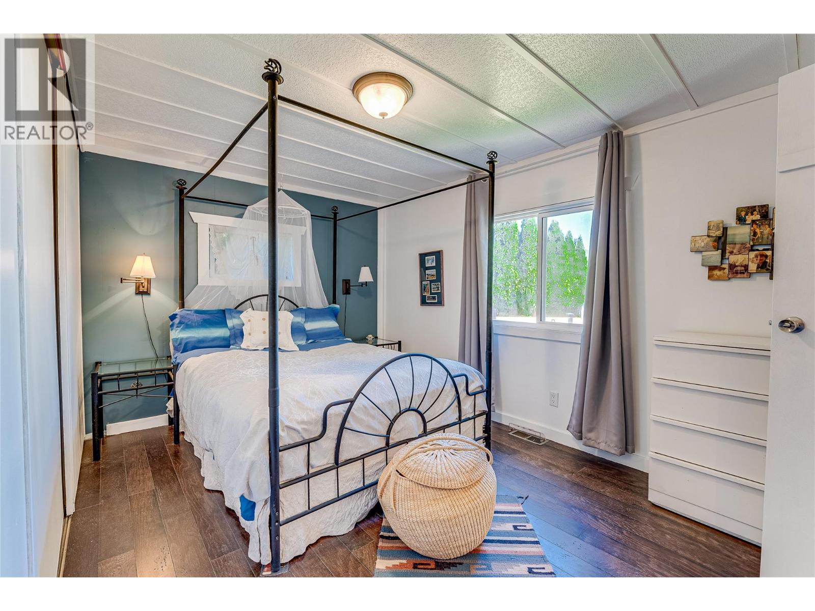 #106 2727 Lakeshore Road - 12