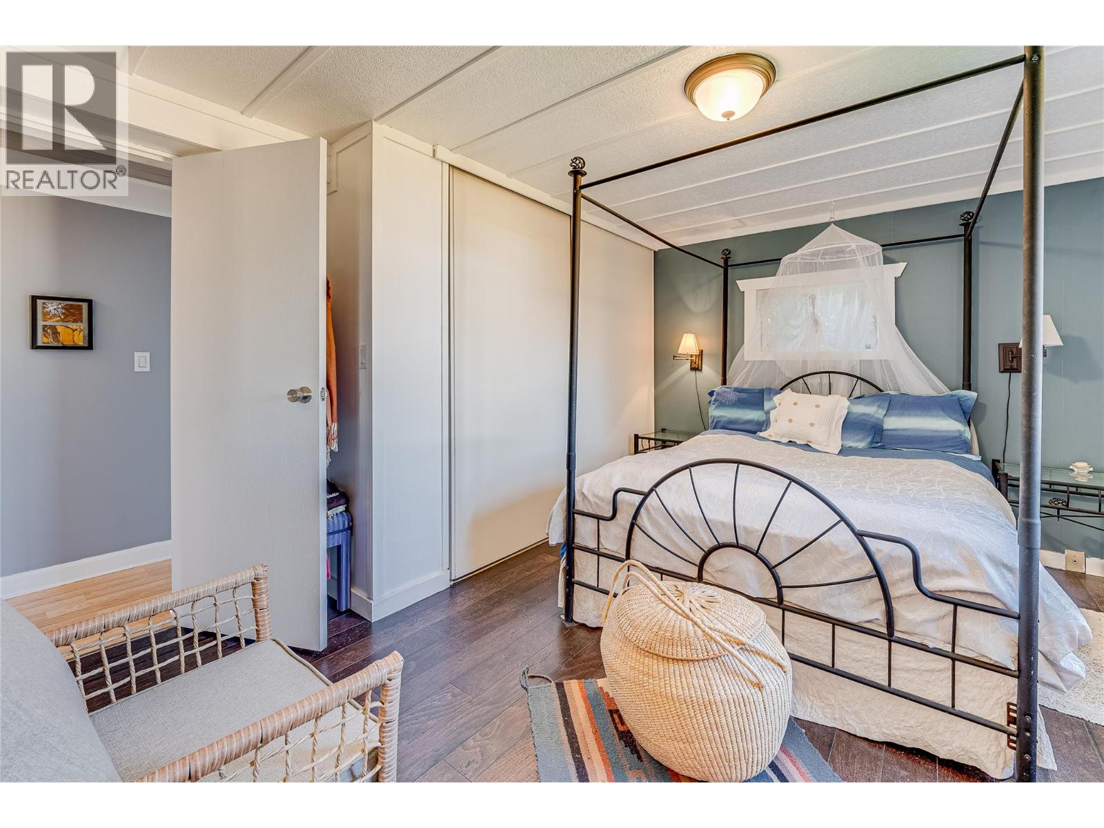 #106 2727 Lakeshore Road - 13