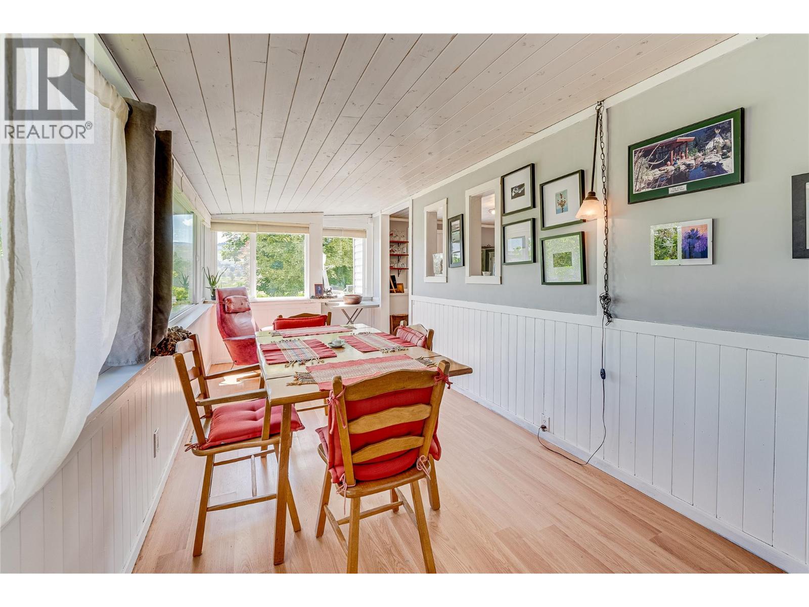 #106 2727 Lakeshore Road - 22