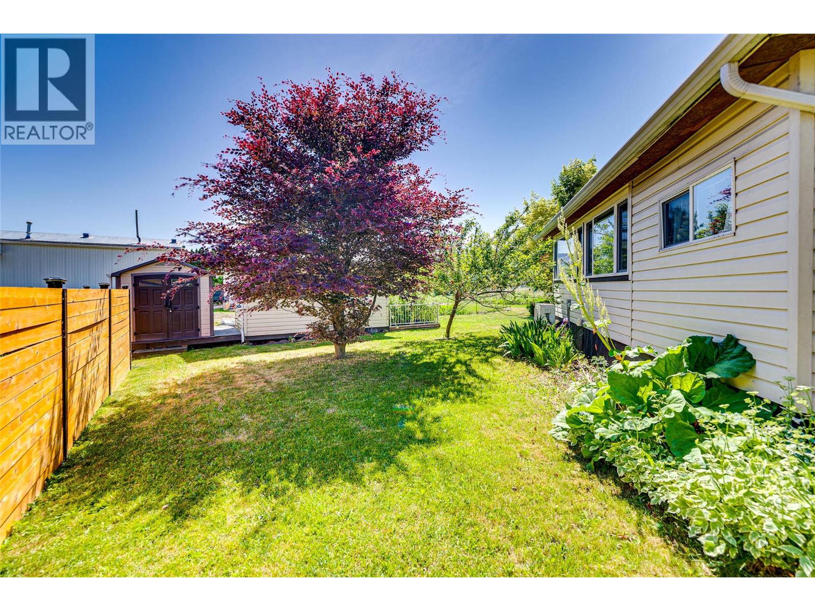 #106 2727 Lakeshore Road - 28