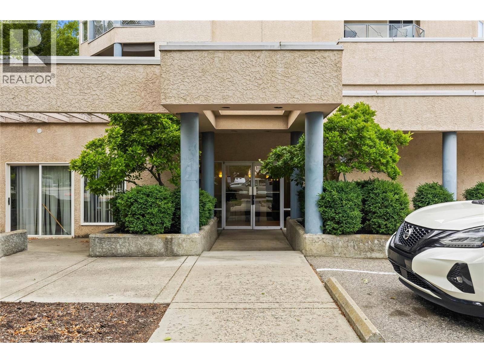 #401 3115 De Montreuil Court - 2