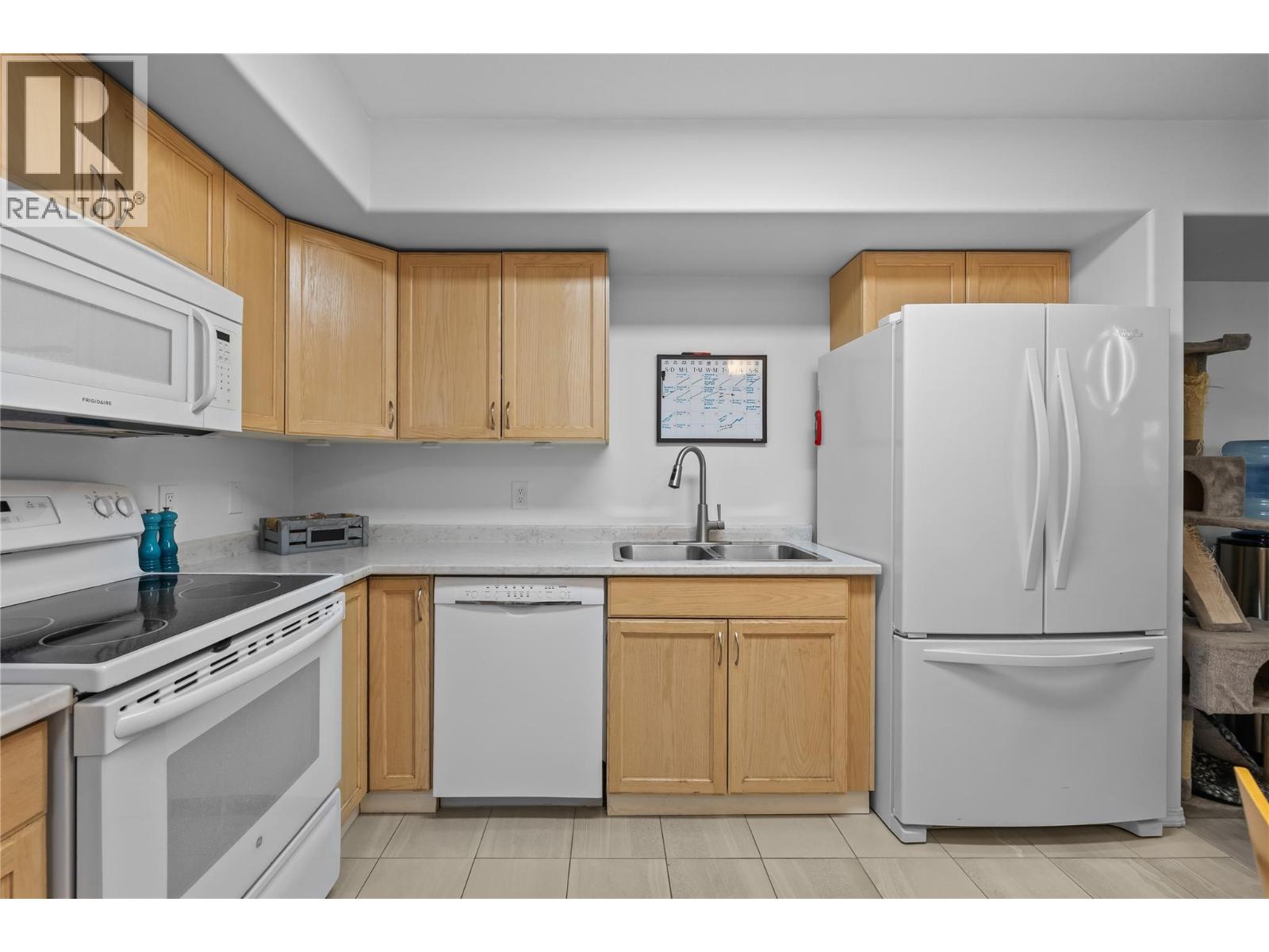 #401 3115 De Montreuil Court - 13