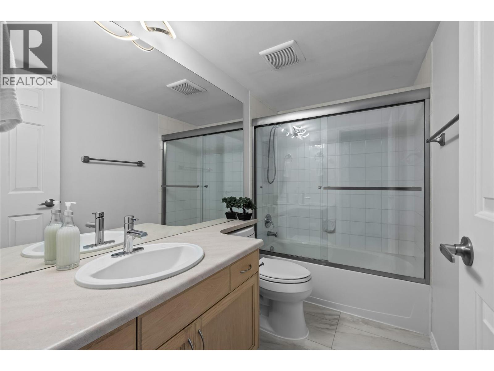 #401 3115 De Montreuil Court - 18