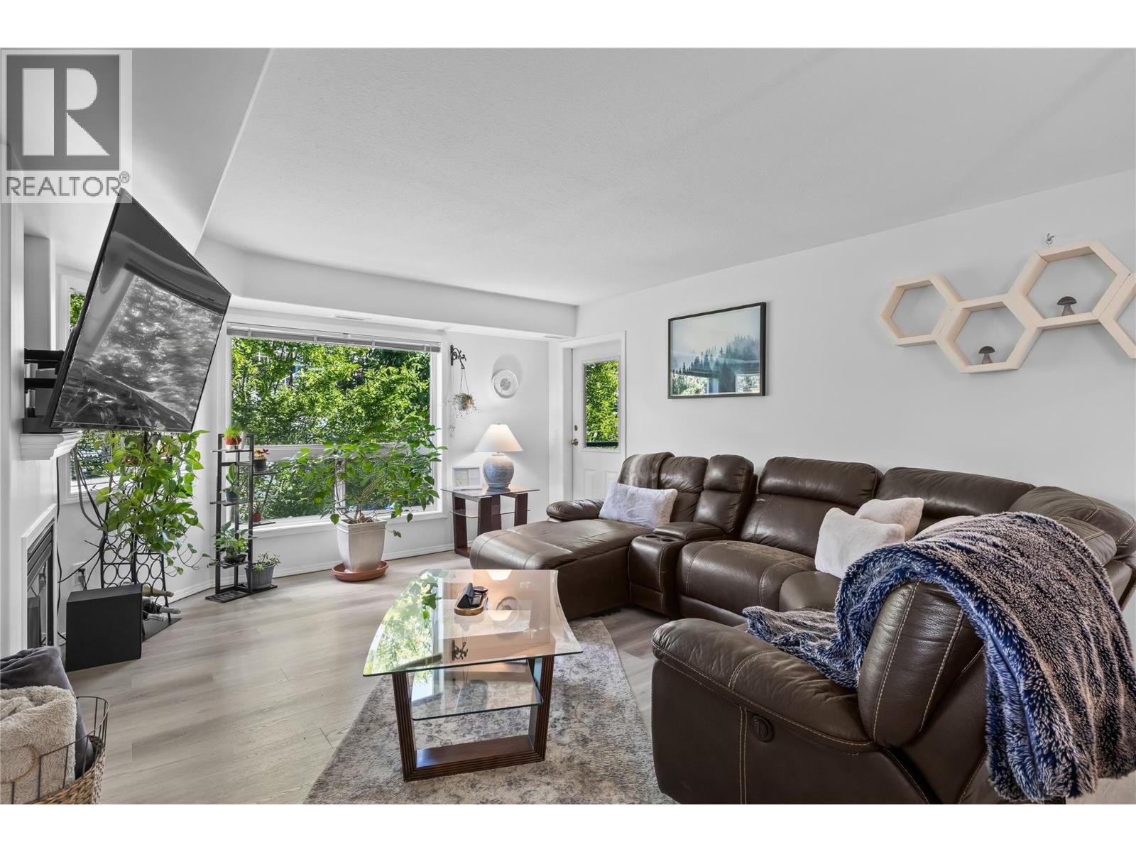 #401 3115 De Montreuil Court - 5