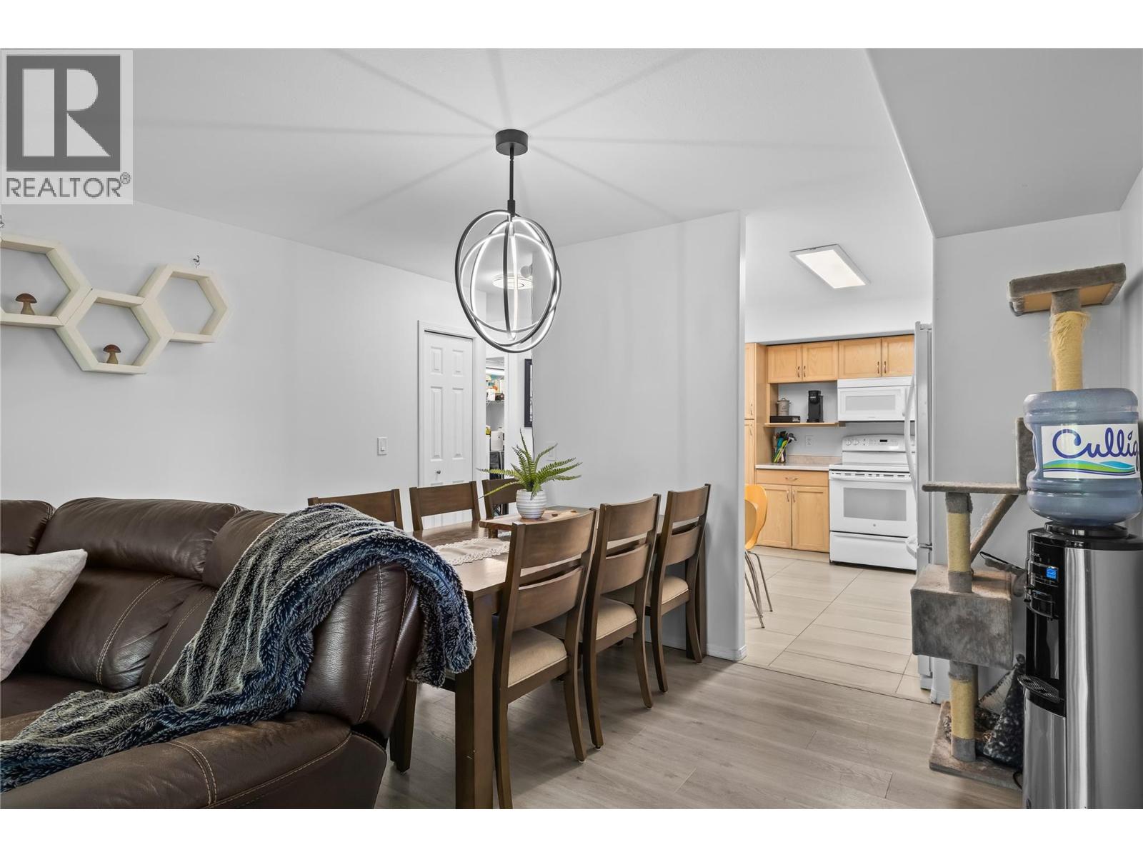 #401 3115 De Montreuil Court - 15