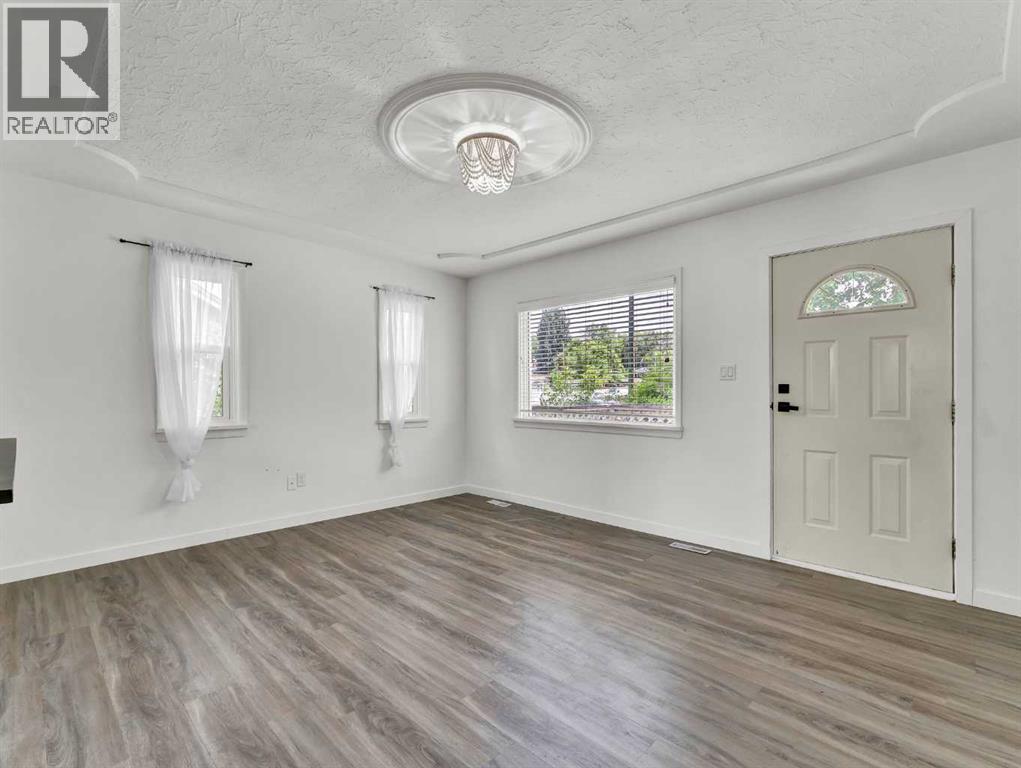 112 8 Street SW — photo 10