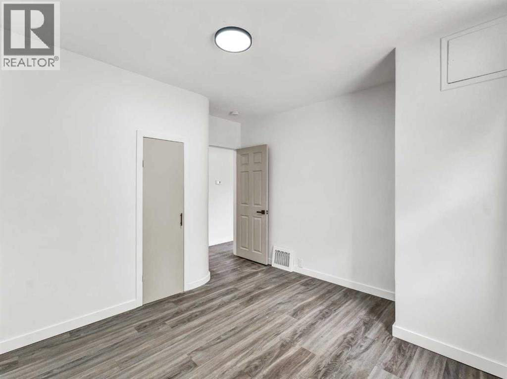 112 8 Street SW — photo 17