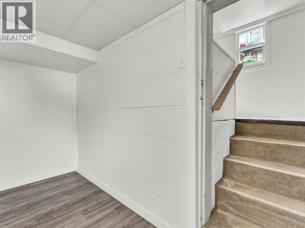 112 8 Street SW — photo 31