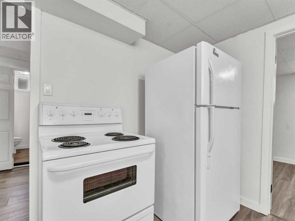 112 8 Street SW — photo 38