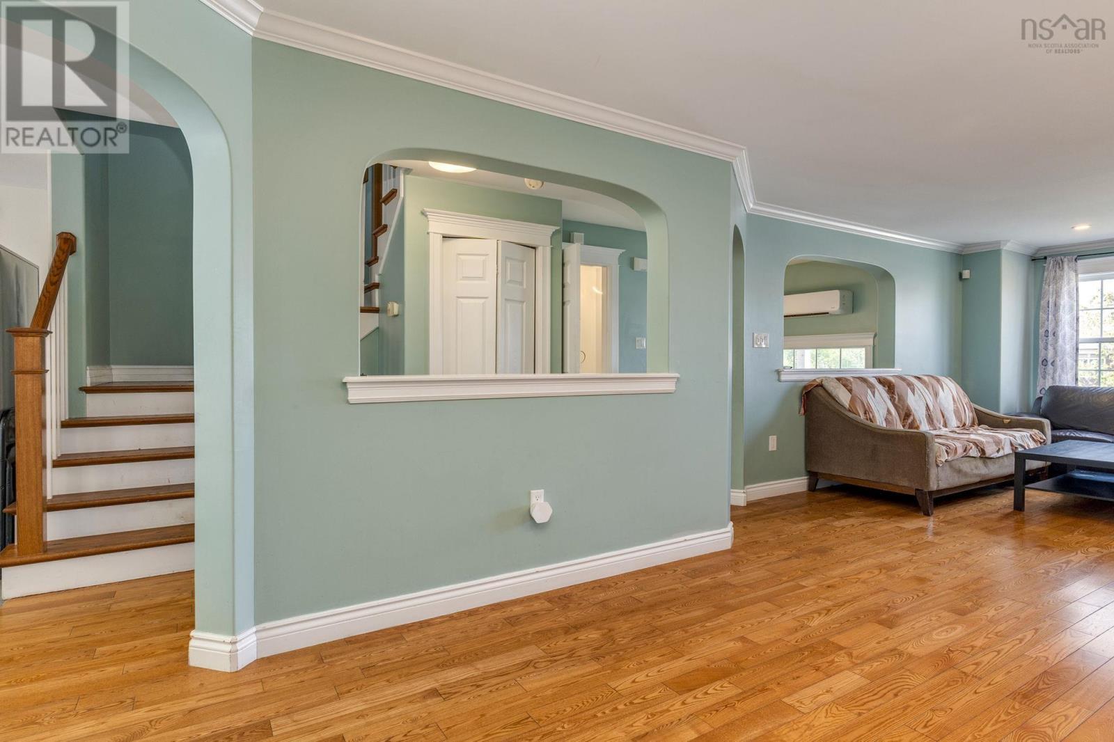 64 Surrey Way - 17
