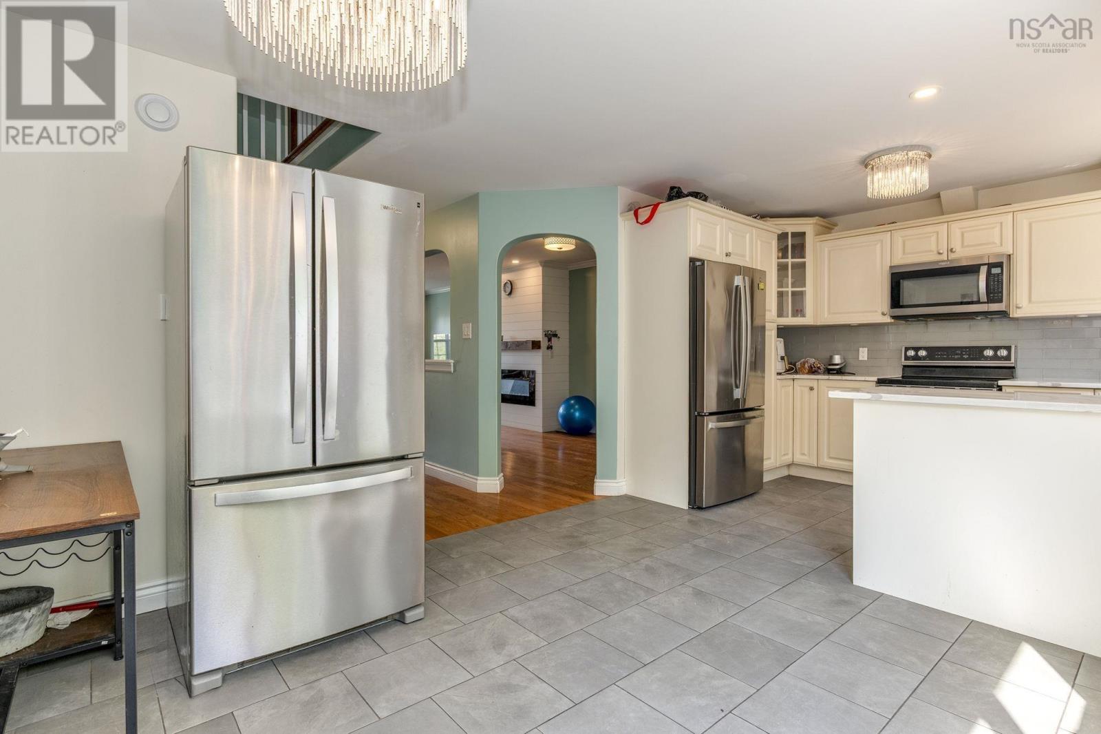 64 Surrey Way - 25