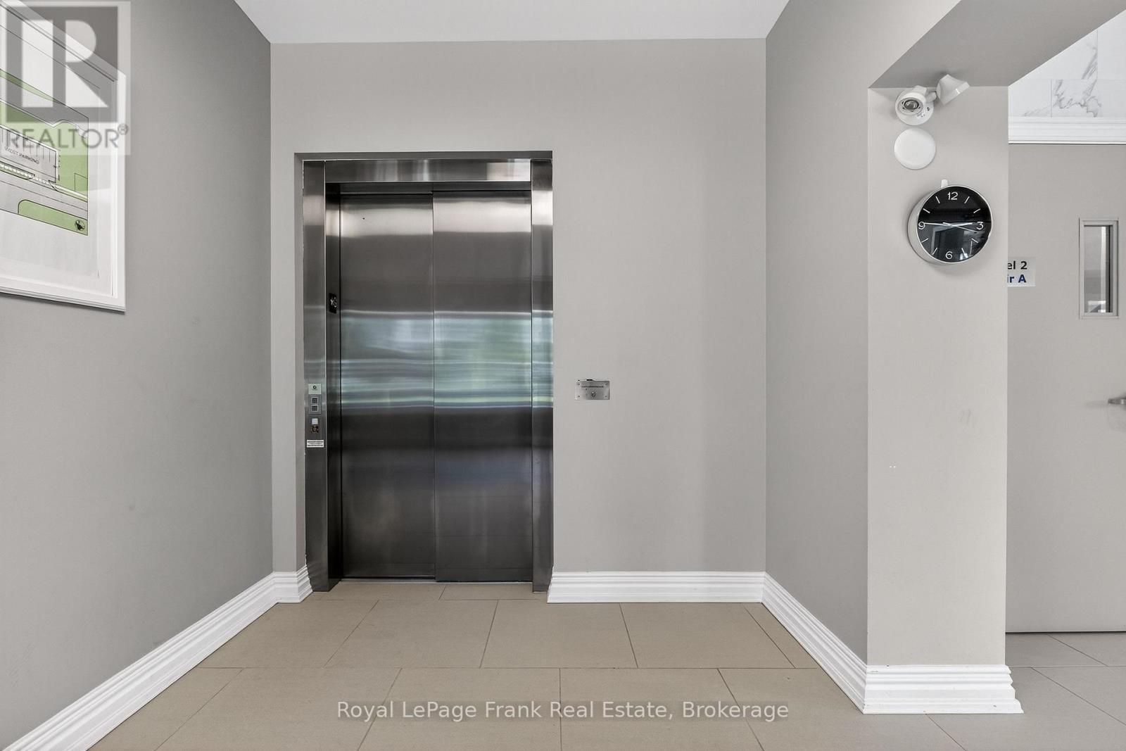 #103 25 KING STREET - 19