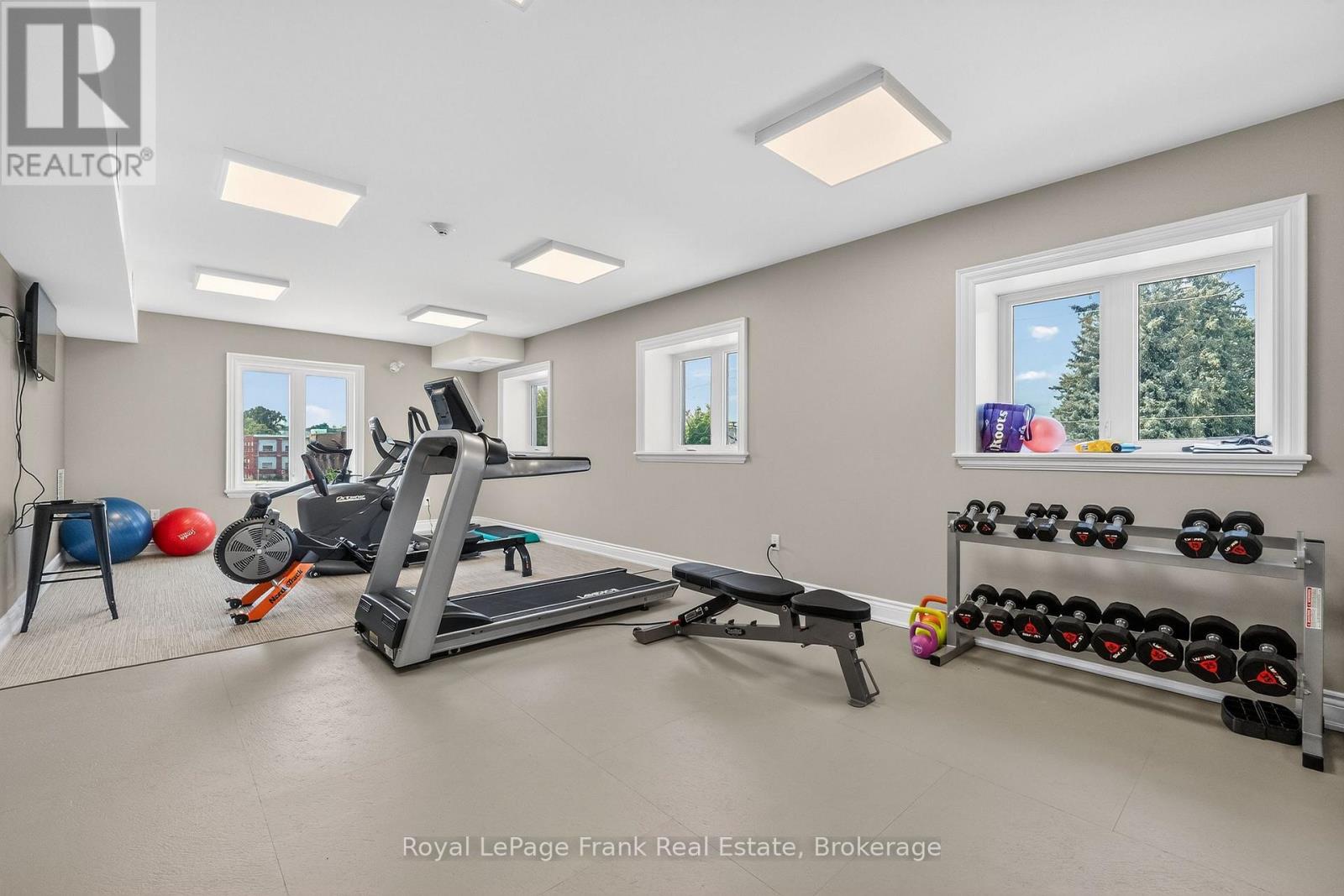 #103 25 KING STREET - 22