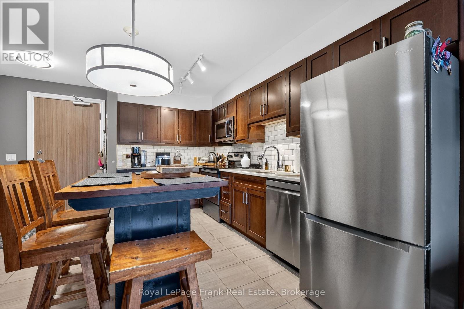 #103 25 KING STREET - 7