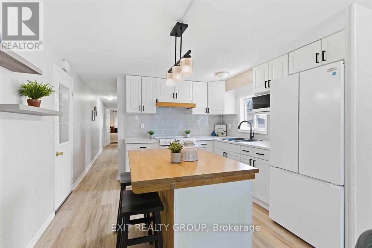 22 LINDEN BOULEVARD - 10