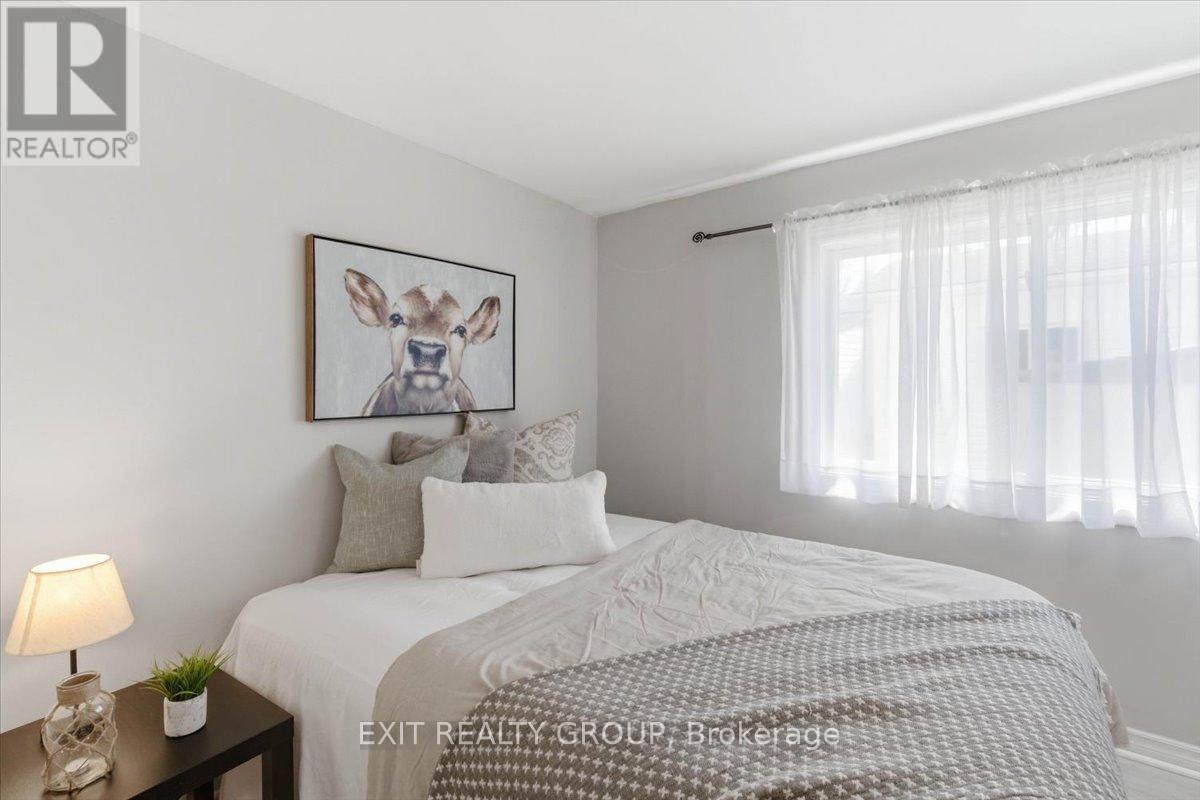 22 LINDEN BOULEVARD - 21
