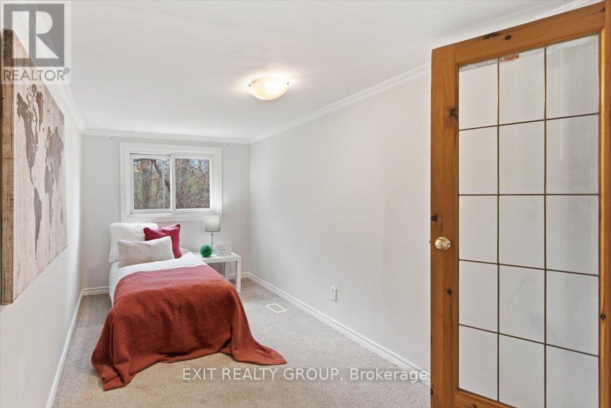 22 LINDEN BOULEVARD - 25