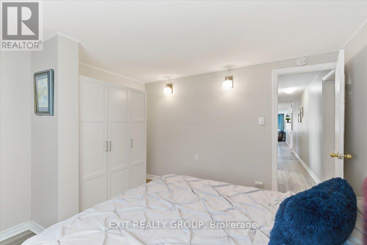 22 LINDEN BOULEVARD - 30
