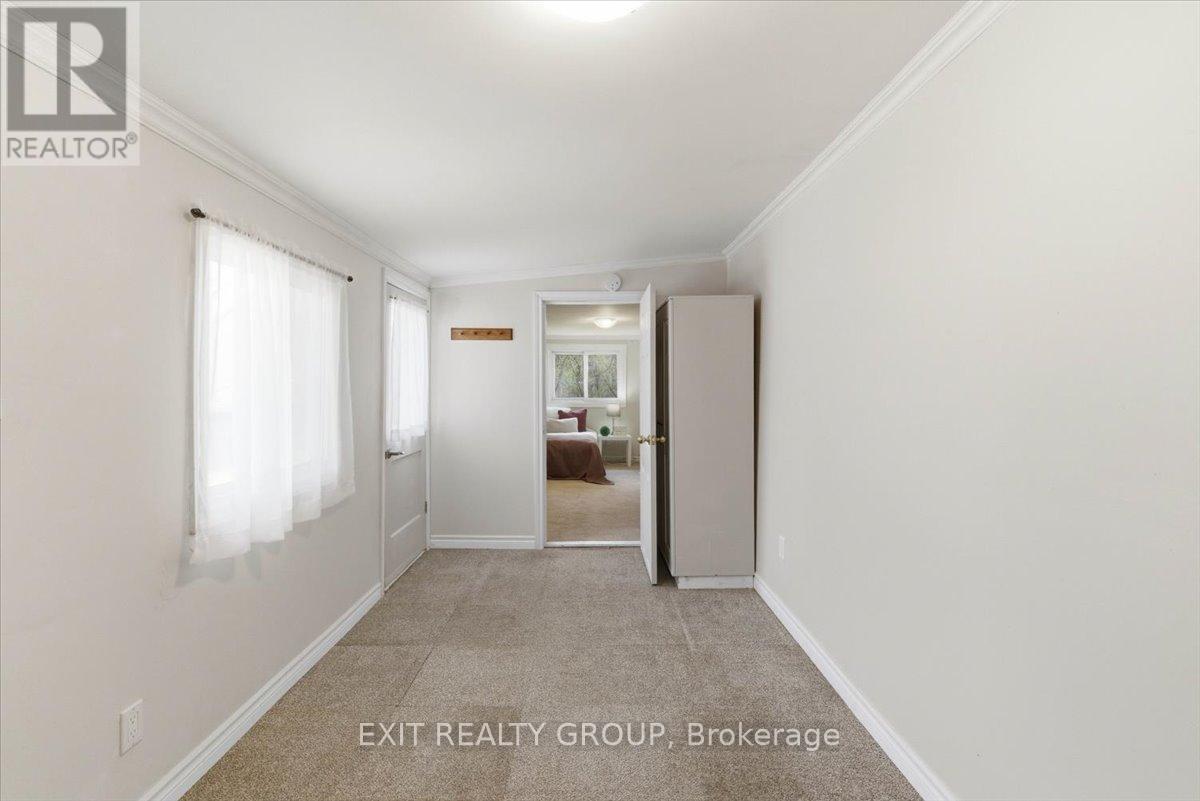 22 LINDEN BOULEVARD - 34