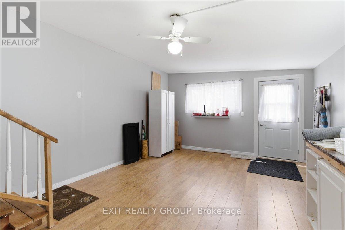 22 LINDEN BOULEVARD - 35