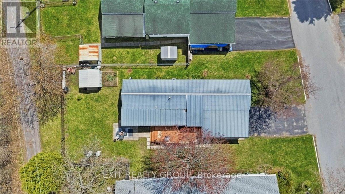 22 LINDEN BOULEVARD - 44