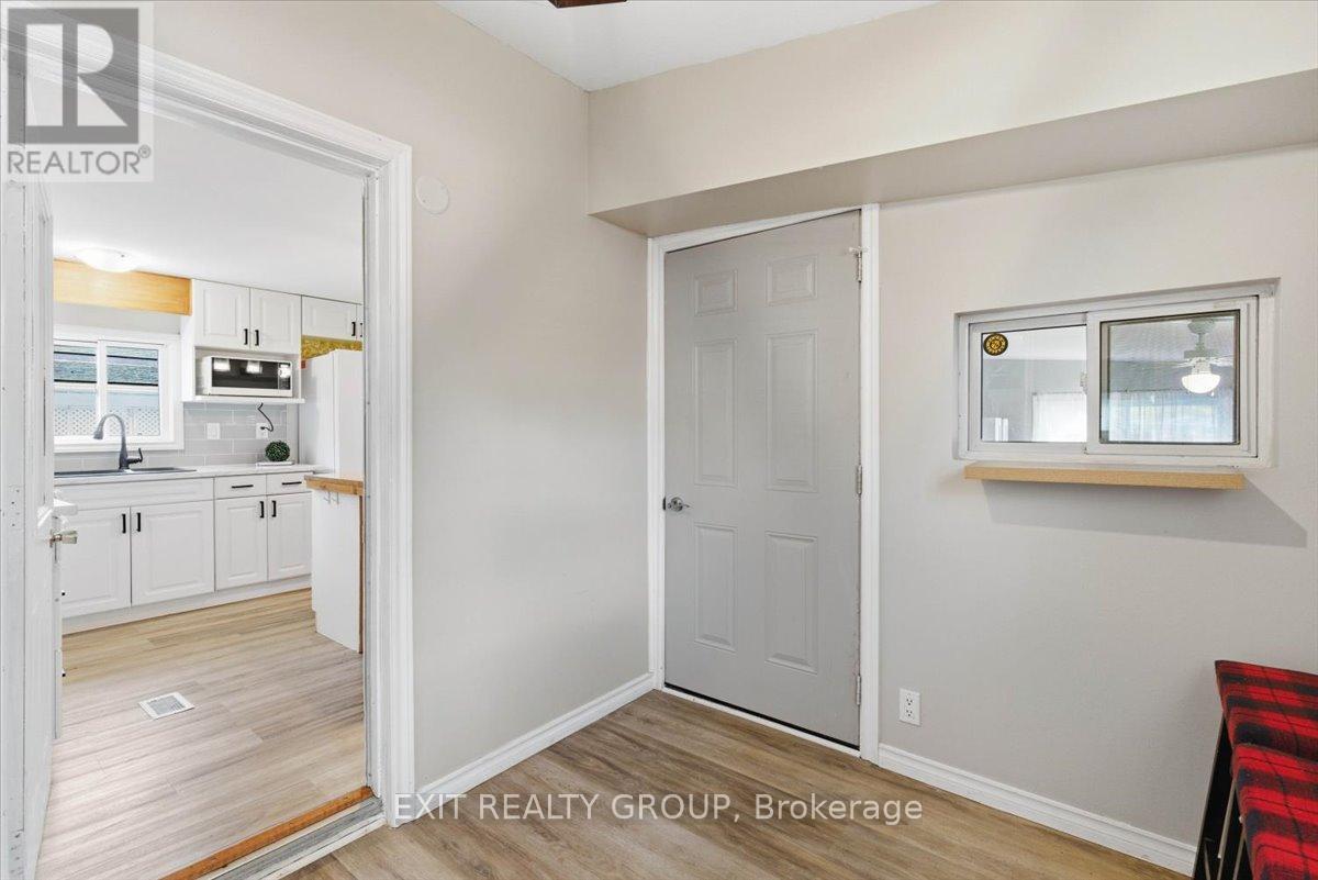22 LINDEN BOULEVARD - 6