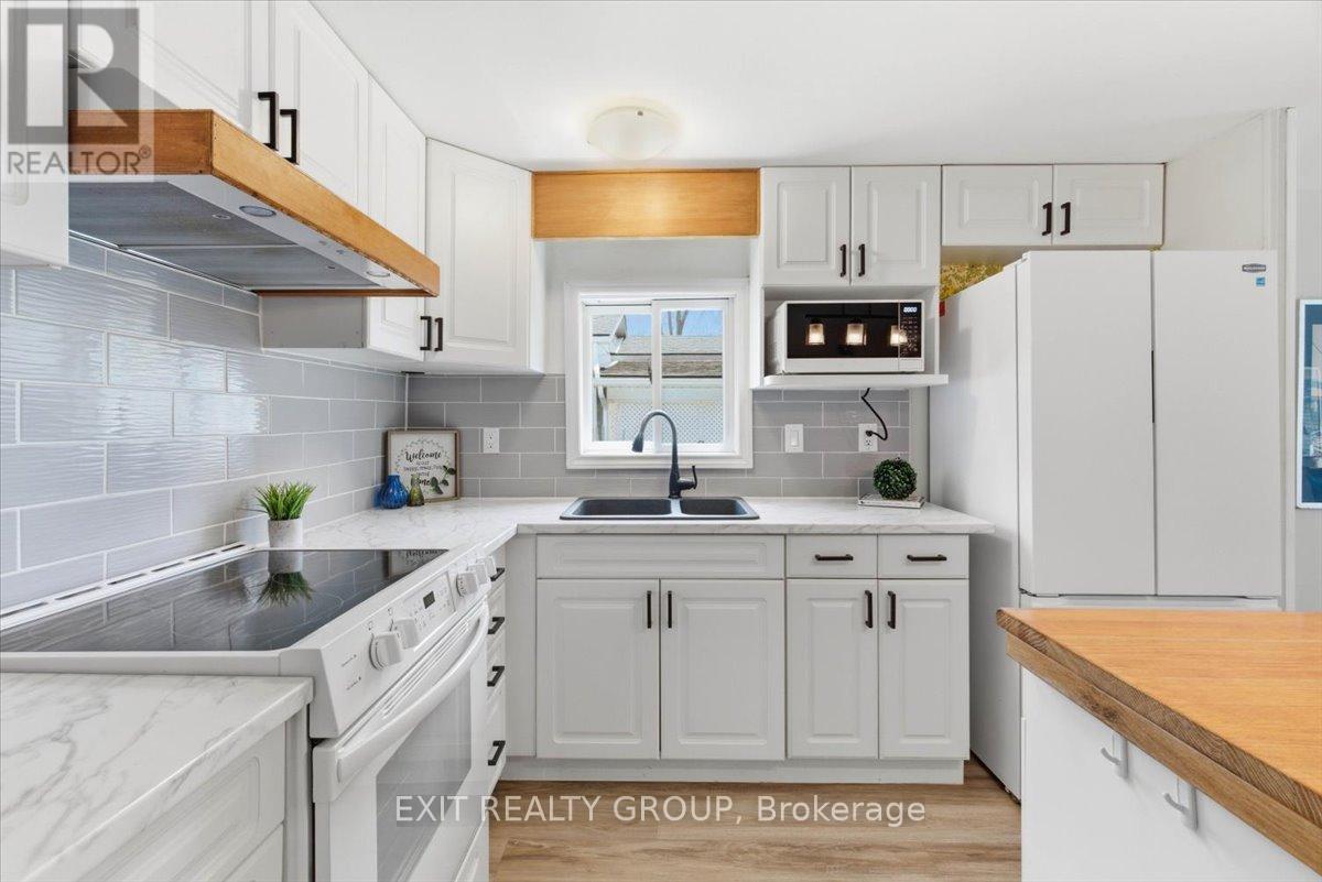 22 LINDEN BOULEVARD - 7