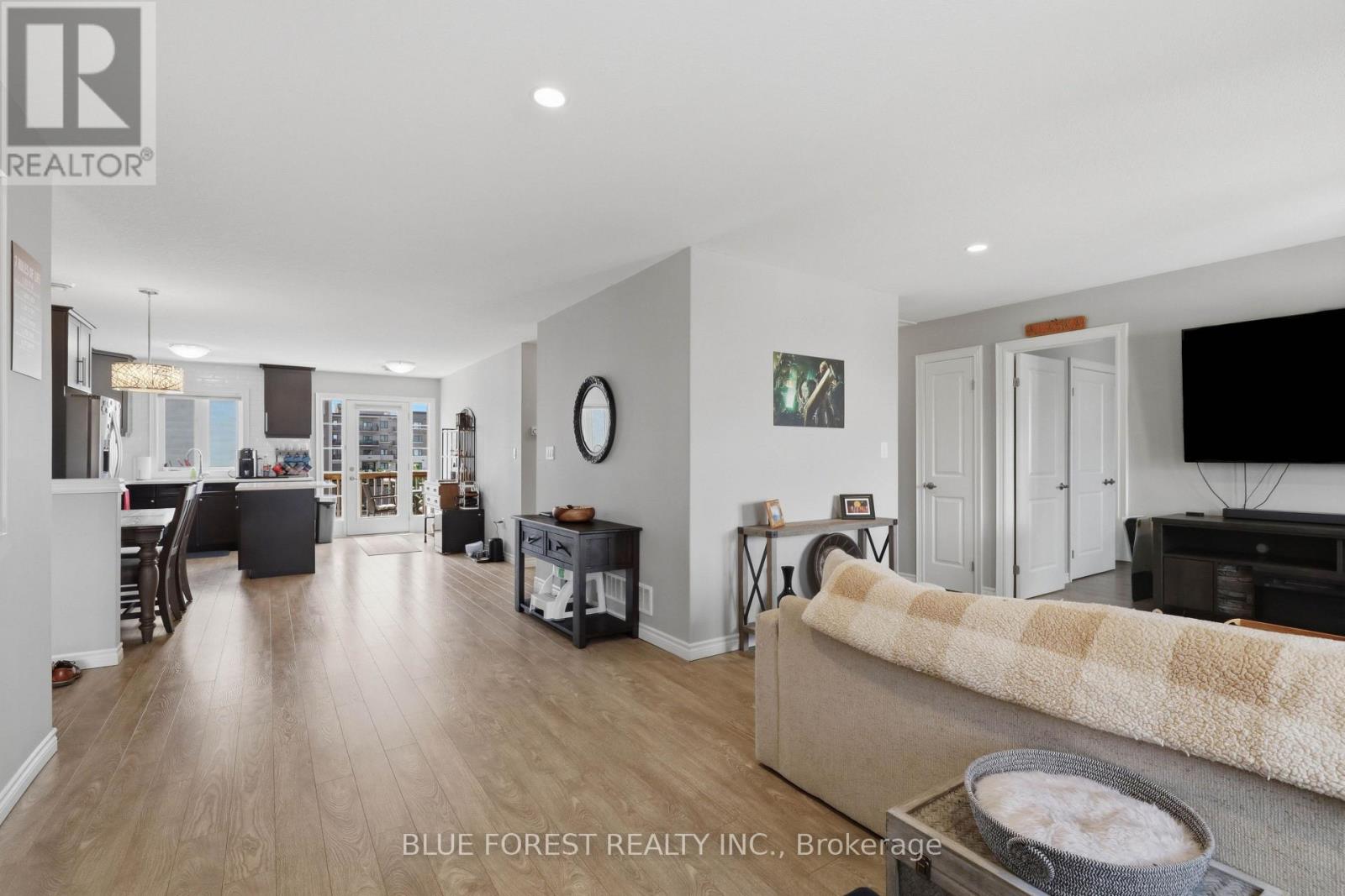 #124 3320 MEADOWGATE BOULEVARD - 8