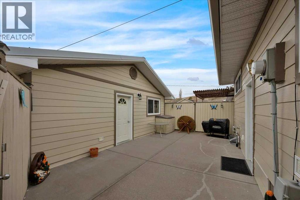 415 12 Street East - Photo 38