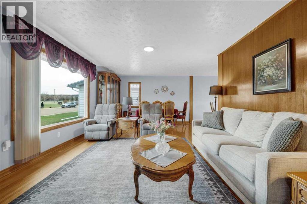 415 12 Street East - Photo 6