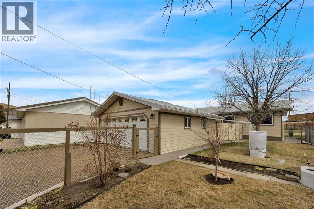 415 12 Street East - Photo 36