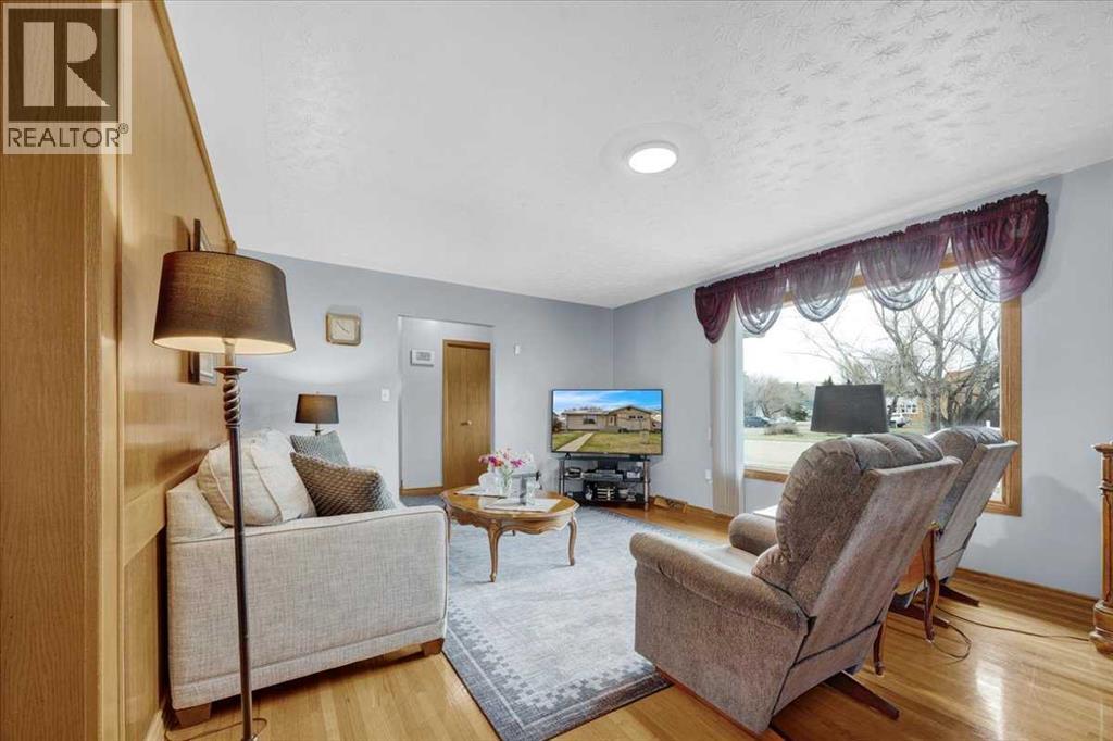 415 12 Street East - Photo 7