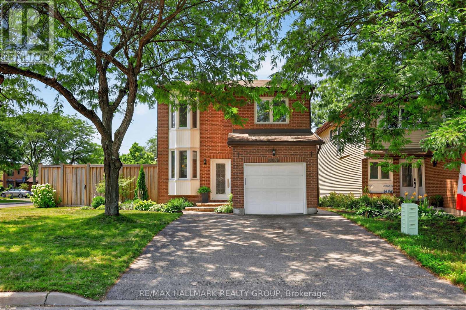 6106 MEADOWHILL CRESCENT - 1