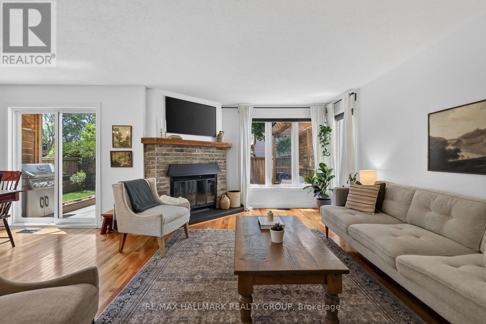 6106 MEADOWHILL CRESCENT - 10