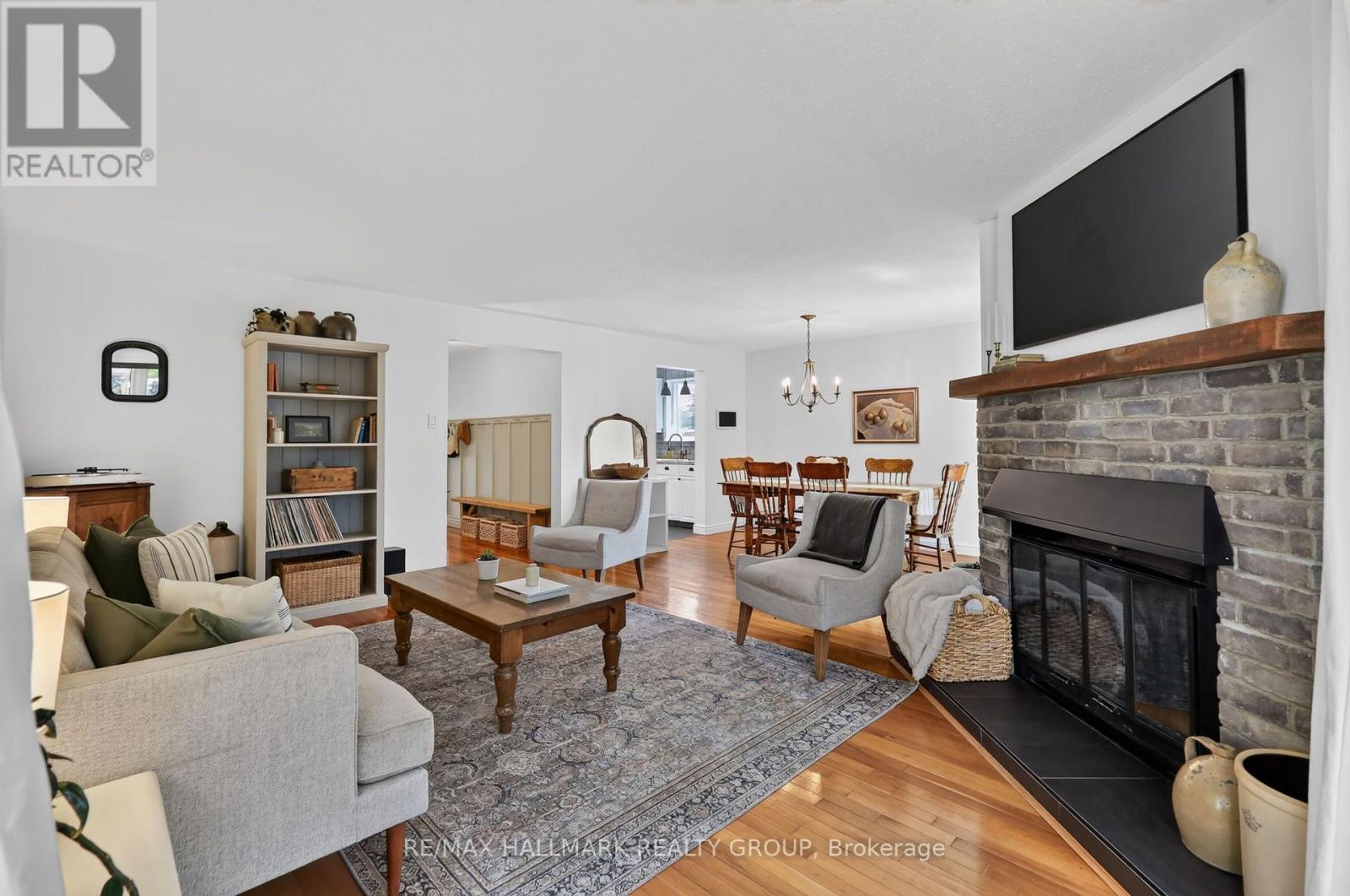 6106 MEADOWHILL CRESCENT - 12