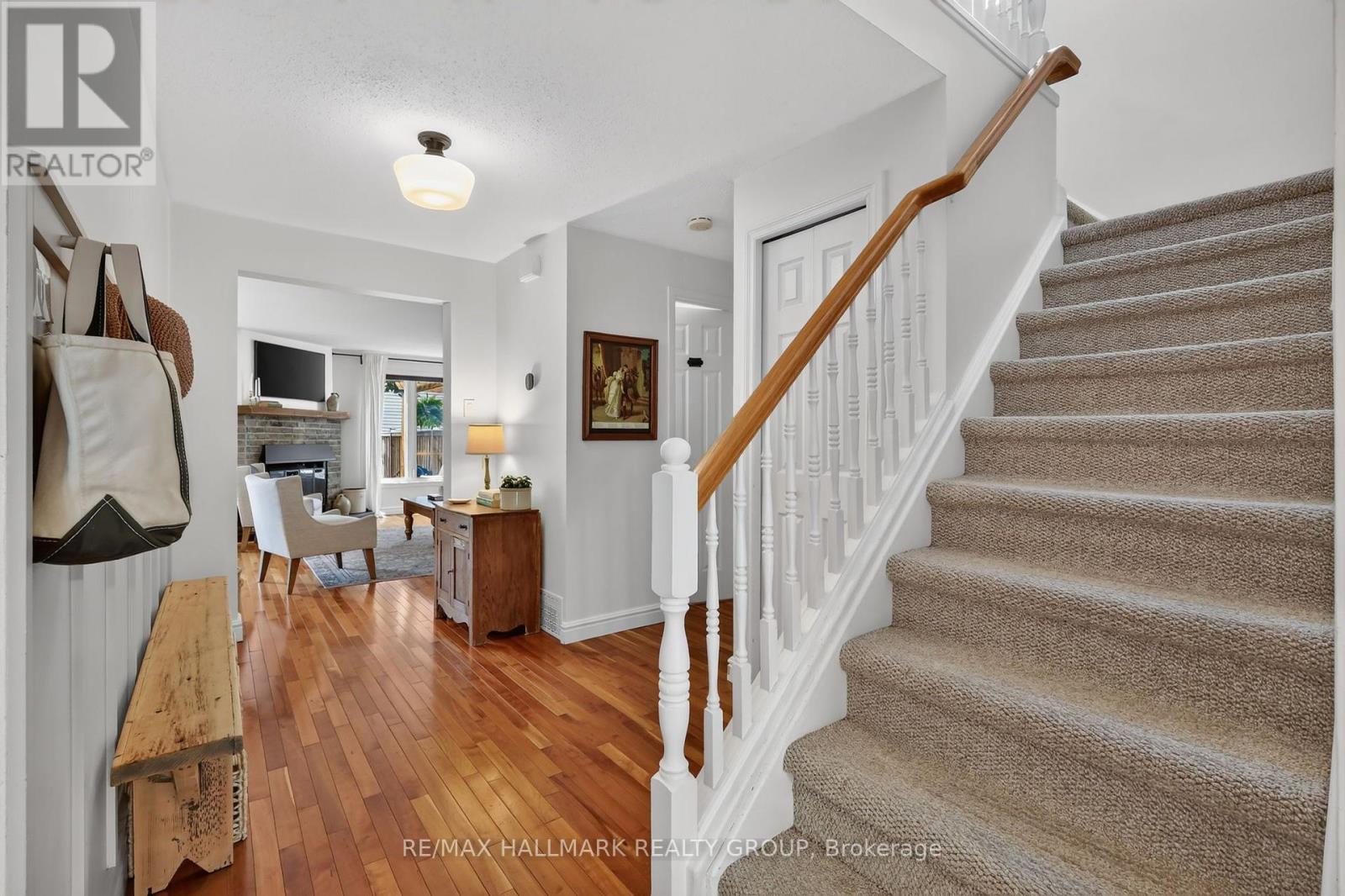 6106 MEADOWHILL CRESCENT - 24
