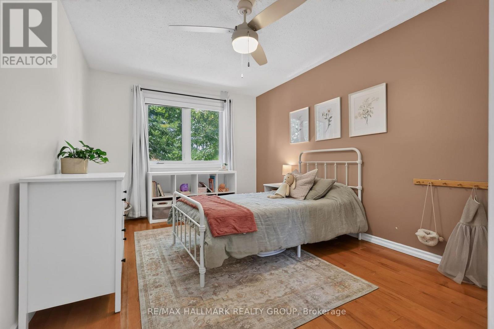 6106 MEADOWHILL CRESCENT - 31