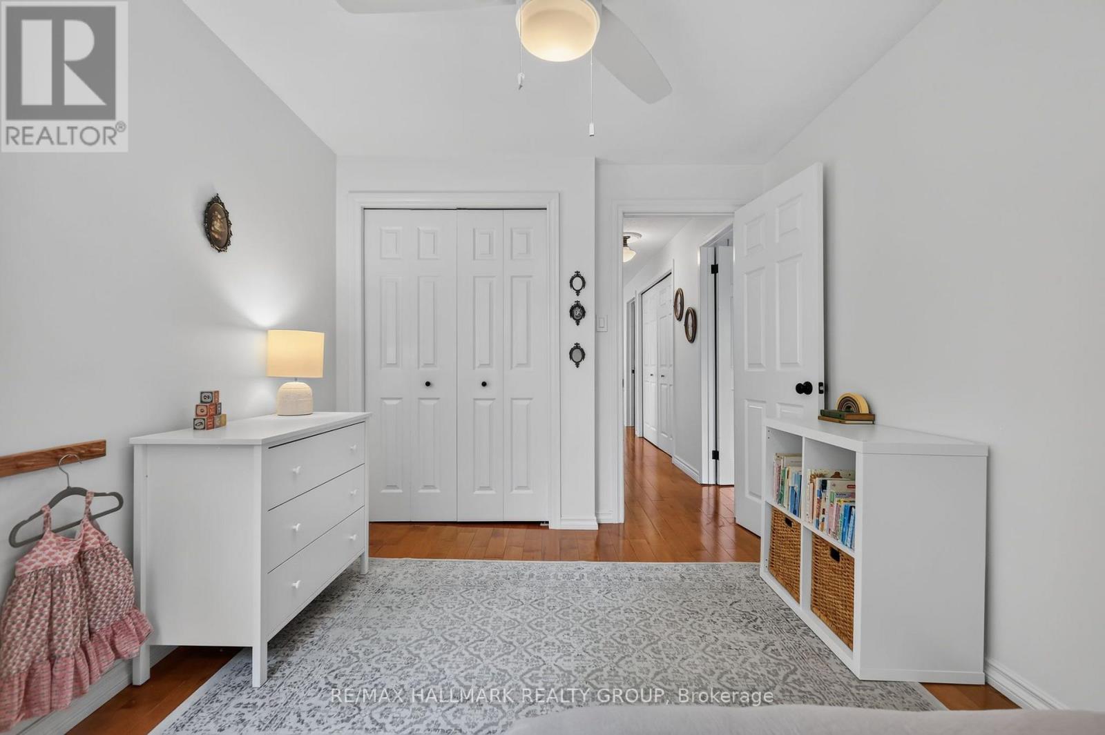6106 MEADOWHILL CRESCENT - 37