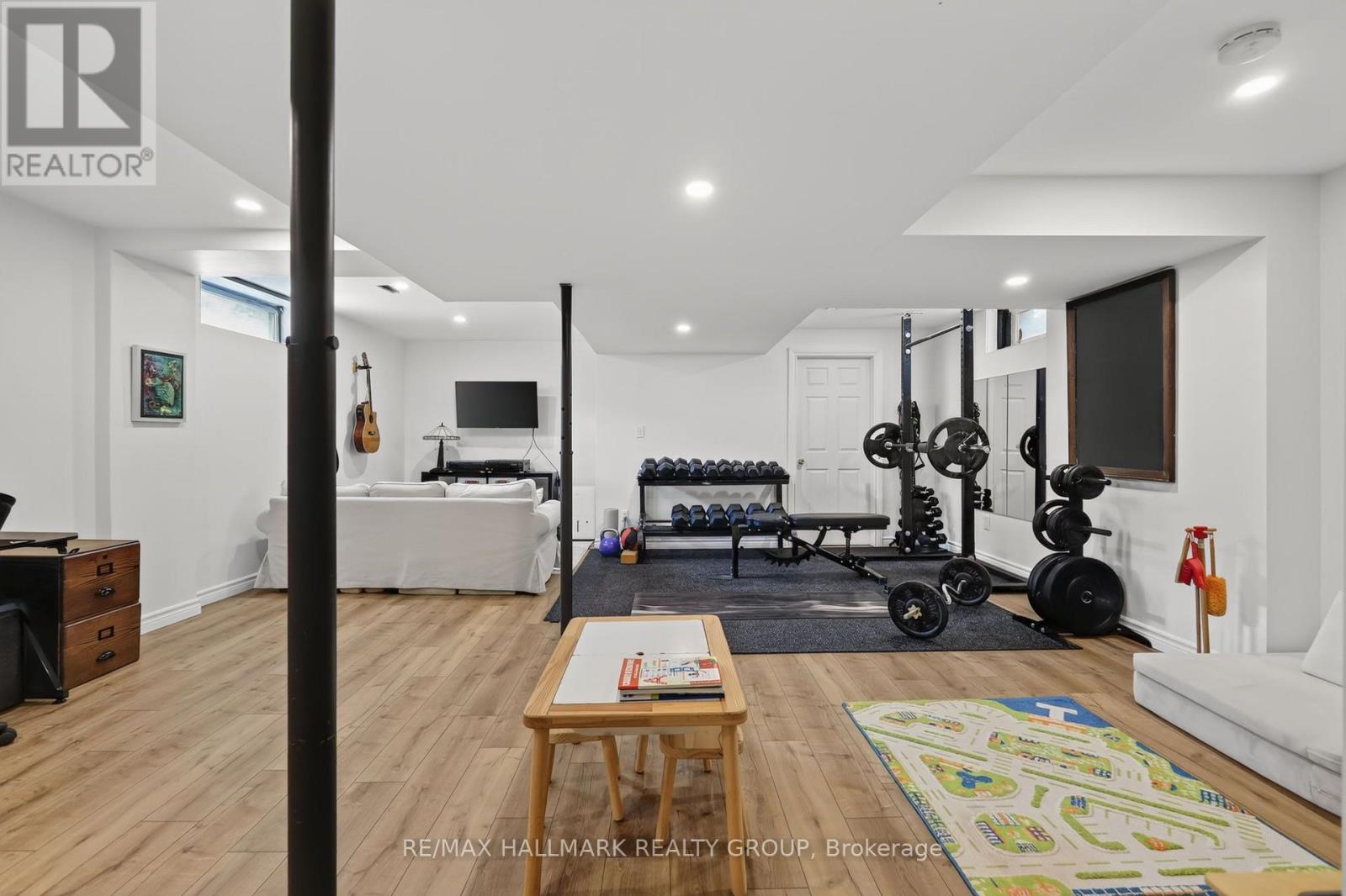 6106 MEADOWHILL CRESCENT - 39