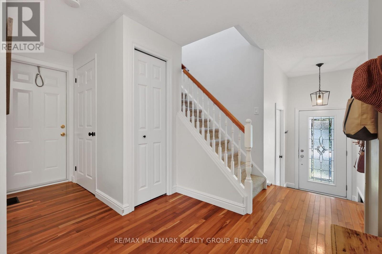 6106 MEADOWHILL CRESCENT - 4