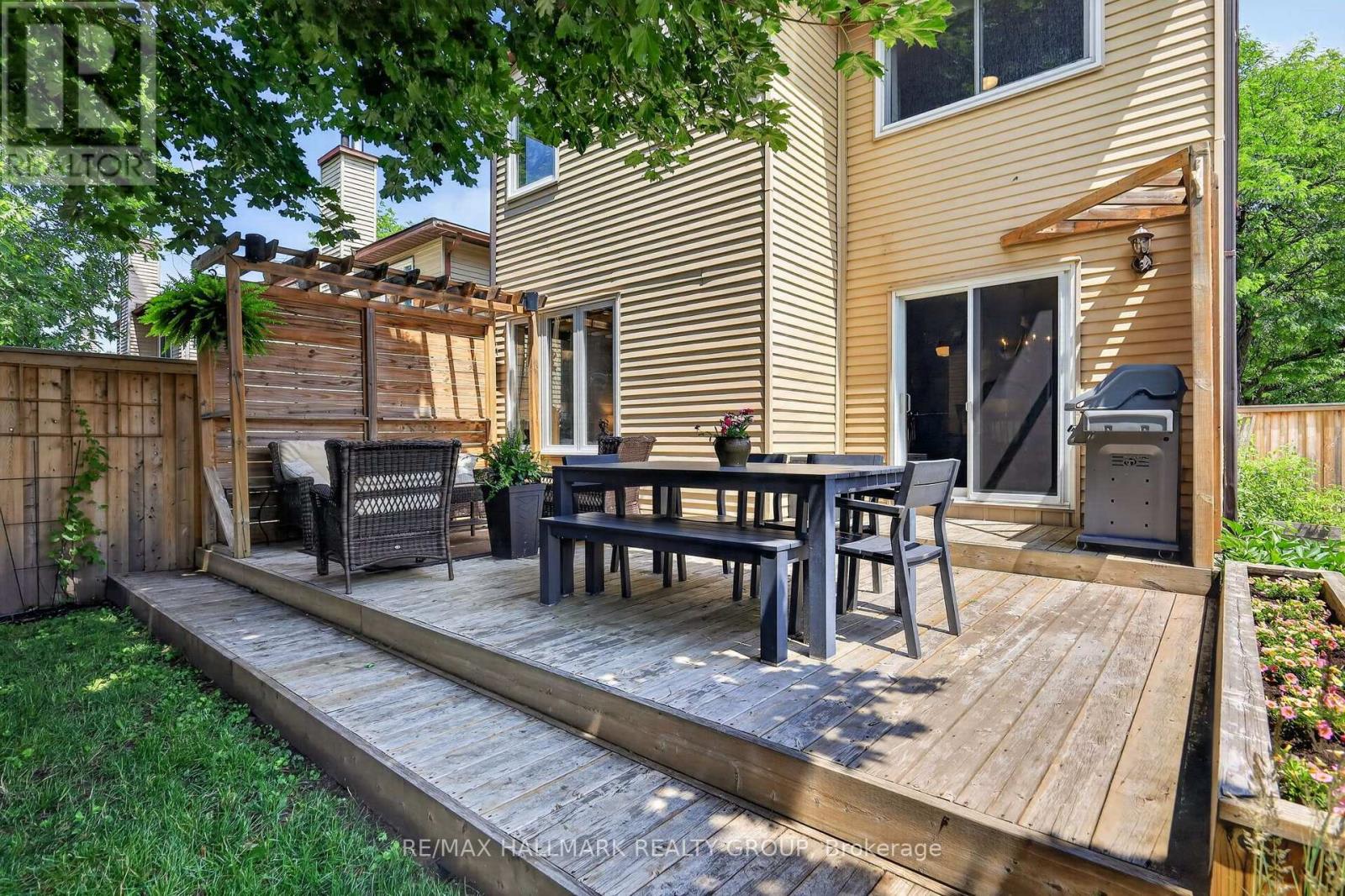 6106 MEADOWHILL CRESCENT - 43