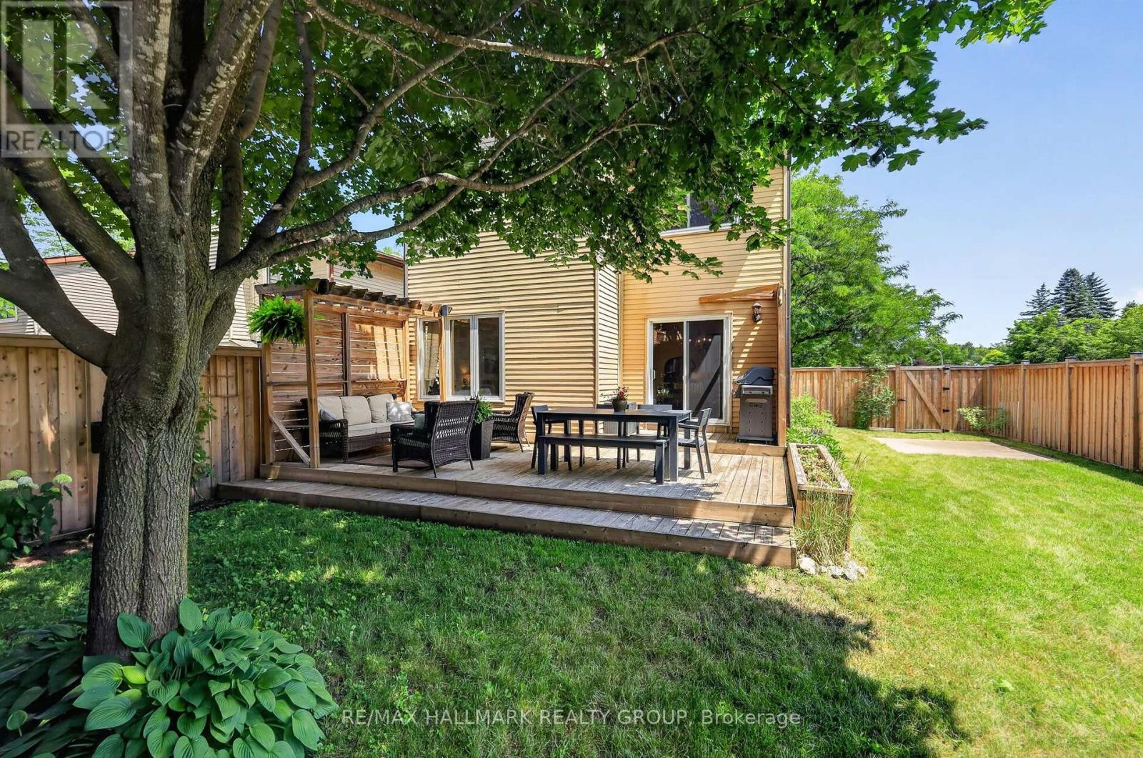 6106 MEADOWHILL CRESCENT - 44