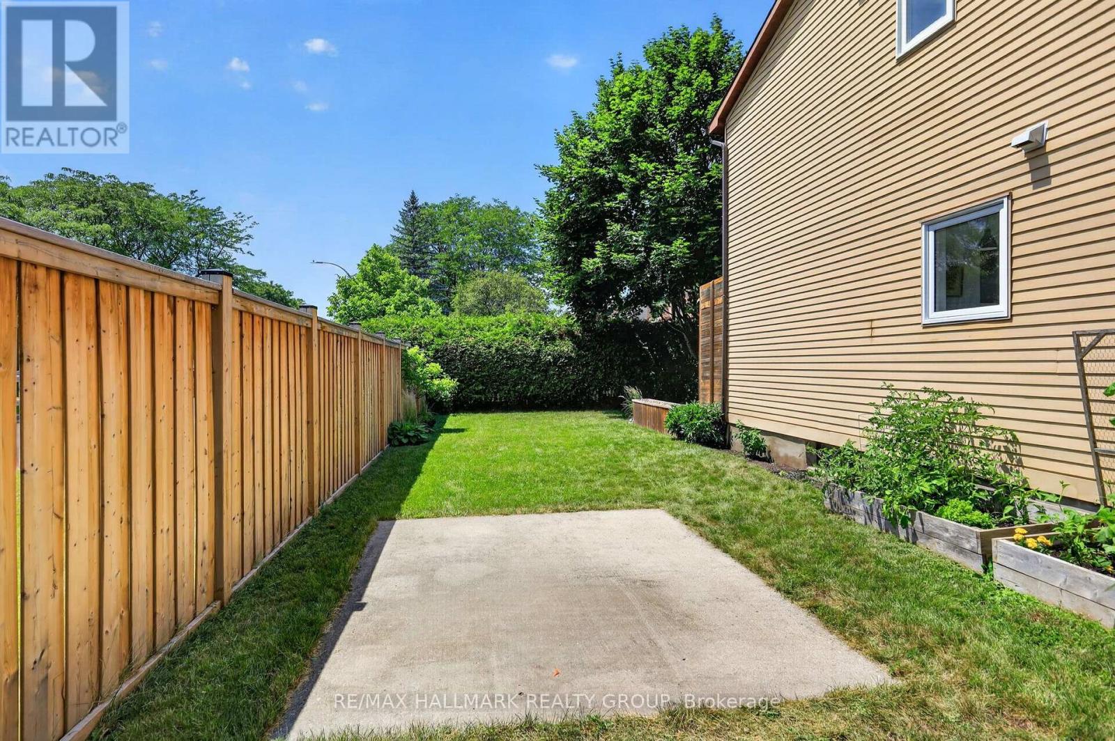 6106 MEADOWHILL CRESCENT - 47