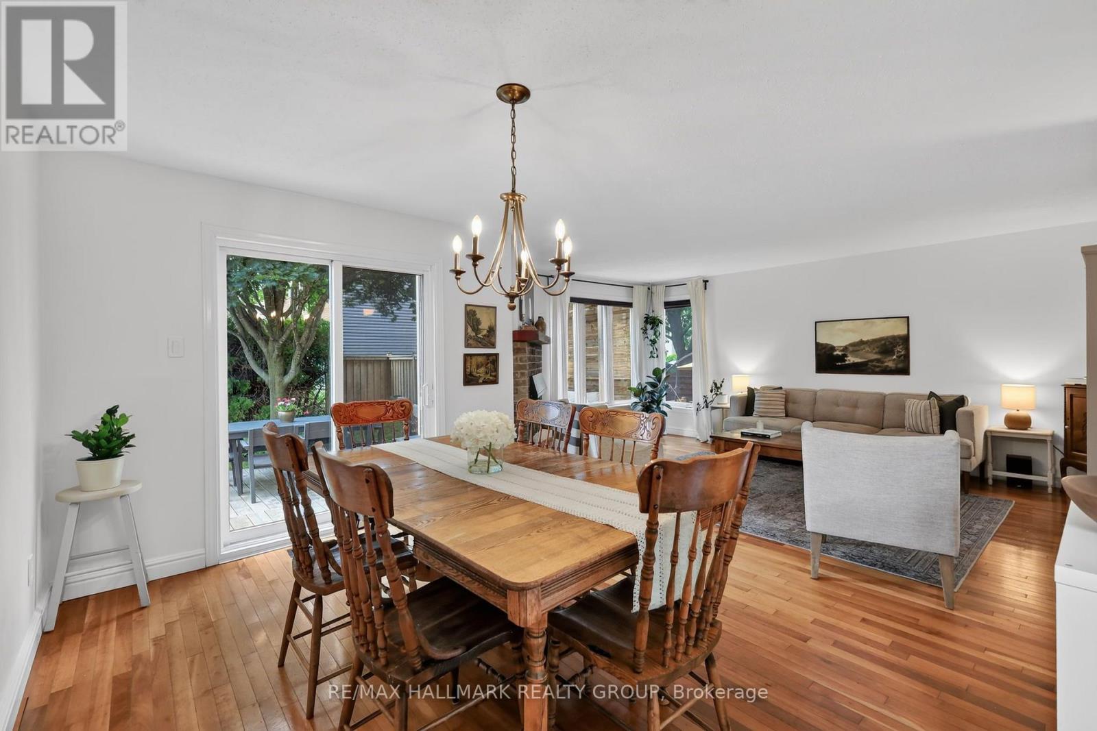 6106 MEADOWHILL CRESCENT - 5