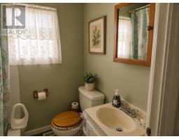 Bathroom - 66 Radford Avenue, Fort Erie, ON L2A5H8 Photo 8